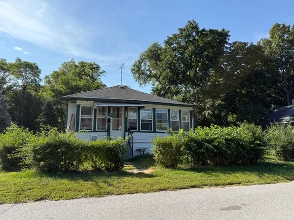 3733 Schneider St, Lake Station, IN 46405