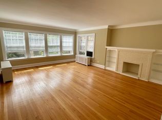 811 Dobson St #2W, Evanston, IL 60202