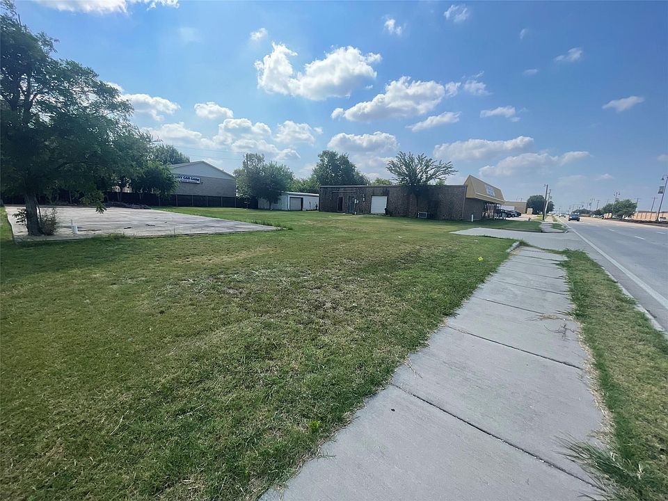 2nd image of 7320 Main St