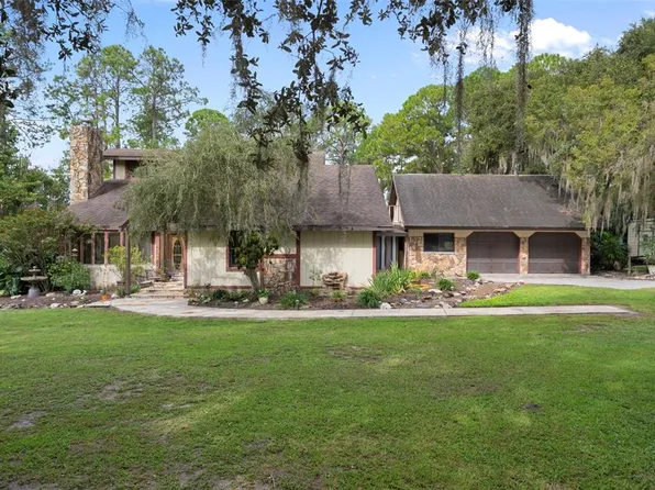 8605 Fussell Dr, Wesley Chapel, FL 33545