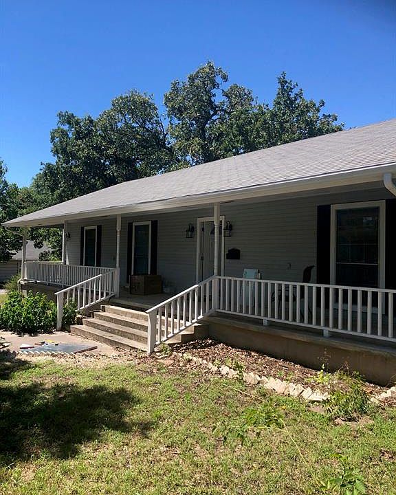 1st image of 602 Live Oak St