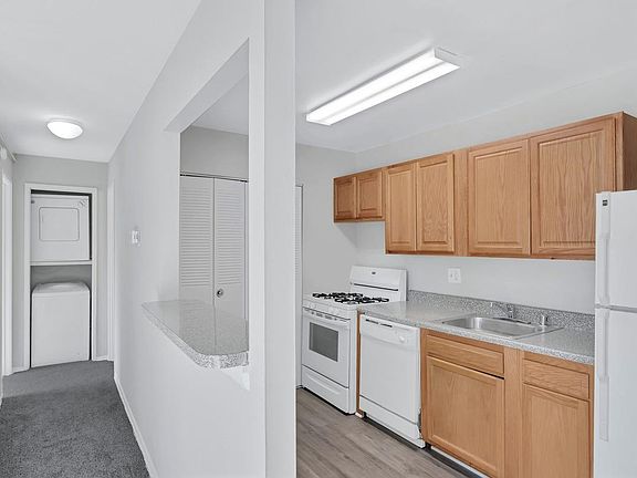 4th image of 2428 Corning Ave #2424-002