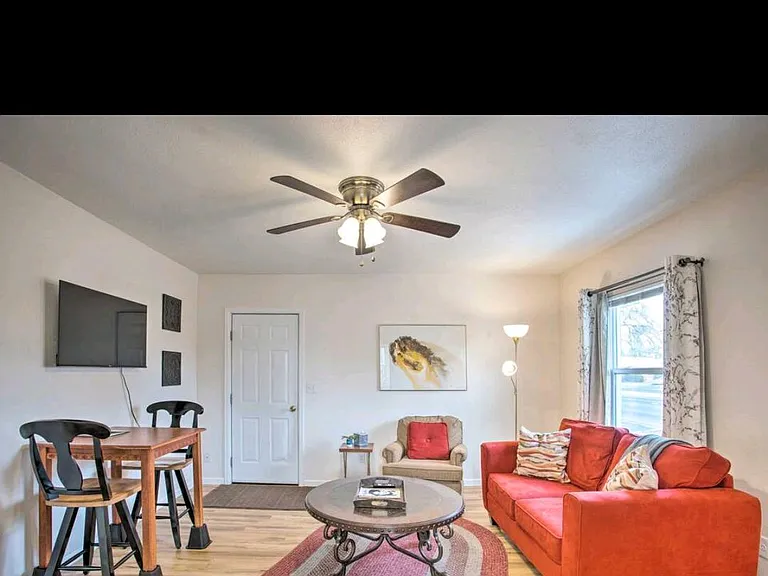 410 S Townsend Ave — Photo 6