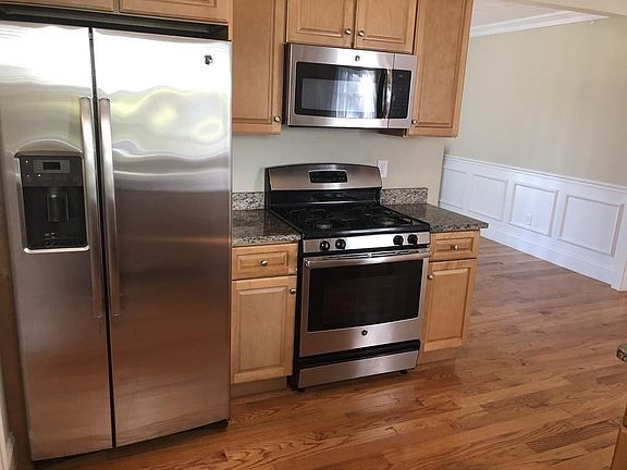 3rd image of 597 Sea St #2