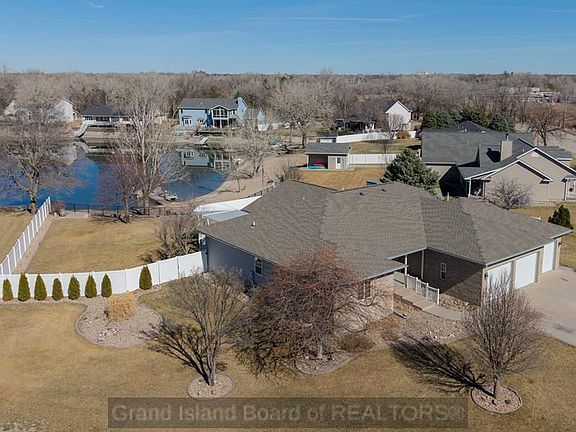 2nd image of 1506 Rainbow Rd
