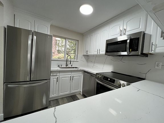 5th image of 14435 NE 40th St APT B101