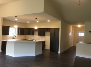 812 Maple Dr, Mount Horeb, WI 53572