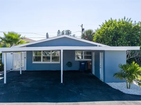 13248 4th St E, Madeira Beach, FL 33708