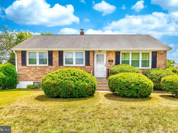 5 Powhatan Rd, New Castle, DE 19720