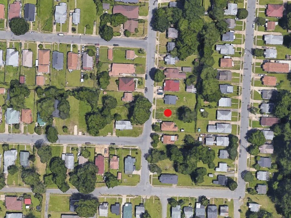 2nd image of 3133 S Spring St