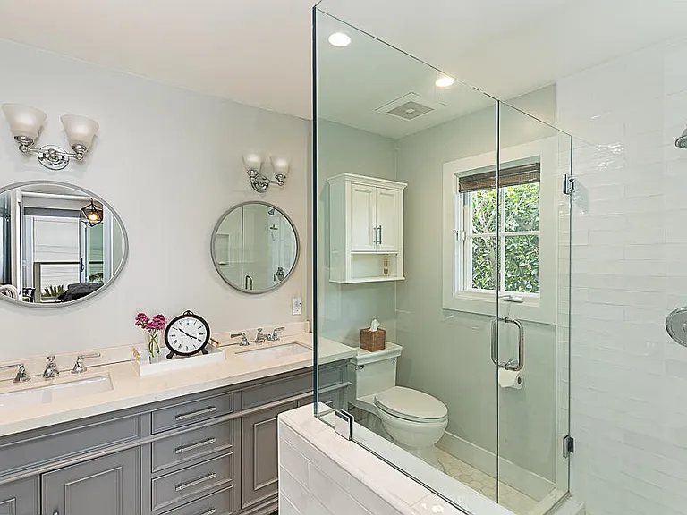 2430 Whitney Ave — Photo 21