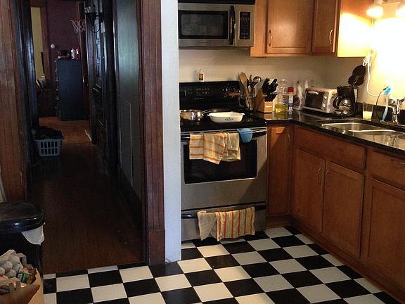 2nd image of 219 8th Ave SE APT B