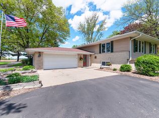 5288 W Netherwood Rd, Oregon, WI 53575