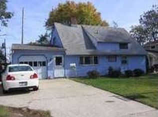 57 Bride Ln, Hicksville, NY 11801