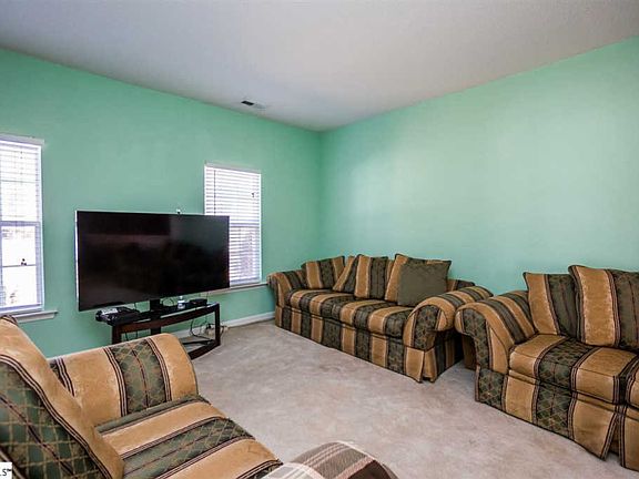 5th image of 323 Marsh Creek Dr