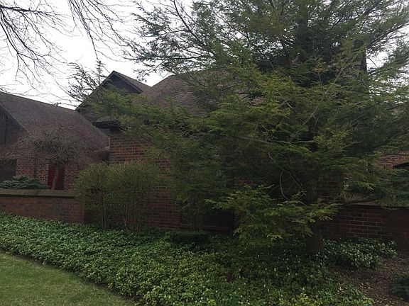 3rd image of 6053 Gatehouse Dr N