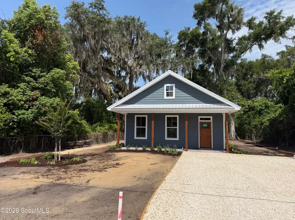 807 Elbert St, Darien, GA 31305