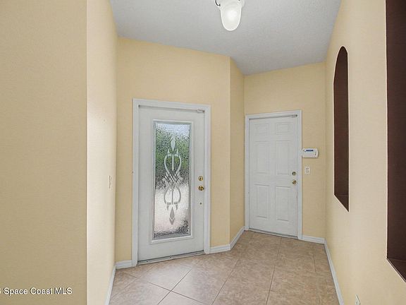 4th image of 1819 Tullagee Ave