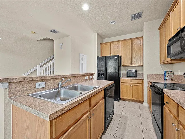 335 E Thatch Palm Cir #104 — Photo 12