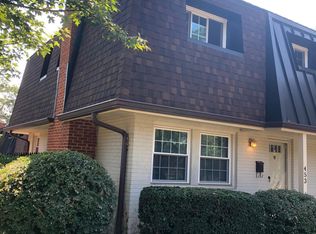 453 Hampton Ct, Falls Church, VA 22046