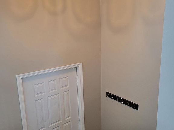 4th image of 10624 Hartman Ave