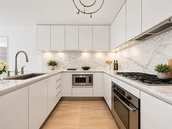 5th image of 322 W 57th St APT 52M