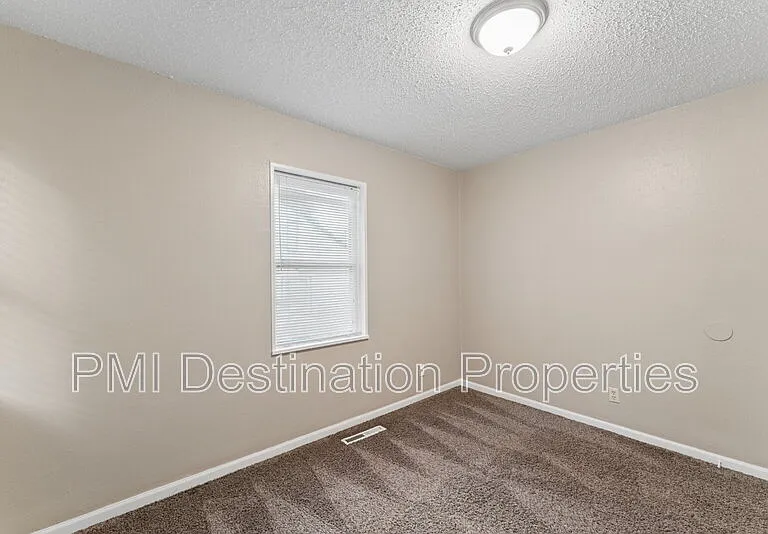 5431 N Indiana Ave — Photo 20