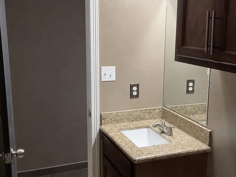112 Pacific Ave — Photo 9