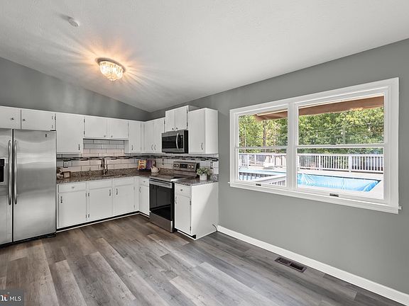4th image of 113 Crystal Lake Ct