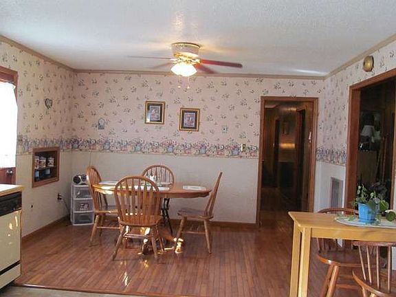 4th image of 235 Dixon Dr NE