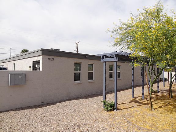 3rd image of 4021 E Moreland St