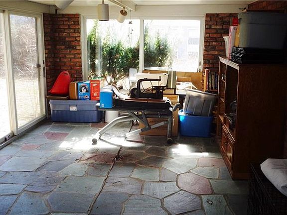 5th image of 4 Tamarack Dr