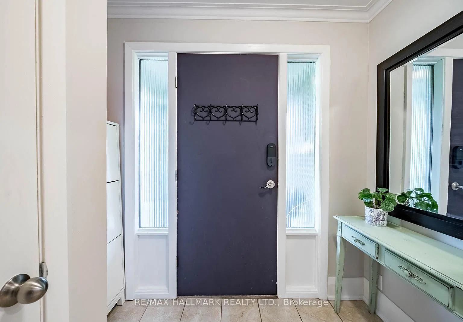 3 bed, $3,995 — Photo 4