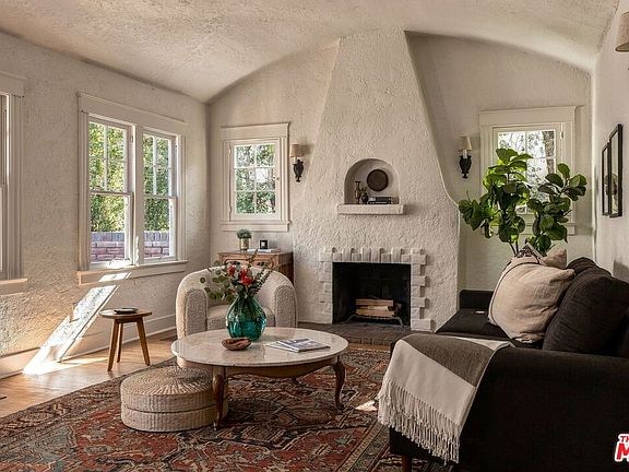 4th image of 200 W Terrace St