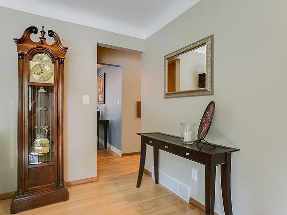 3rd image of 2265 Saint Stephen St