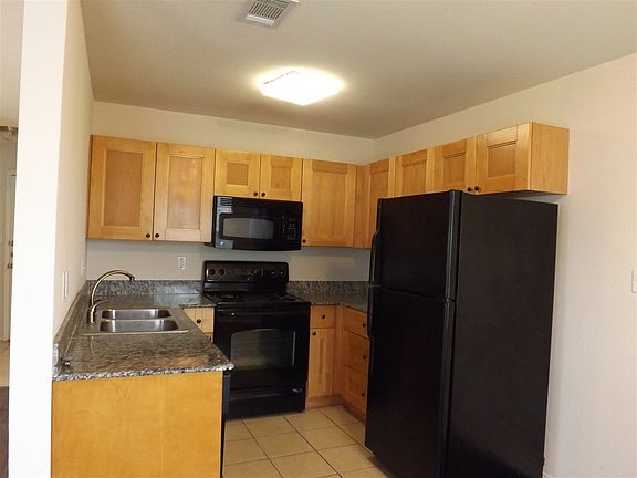 2nd image of 1600B Claremont Cir