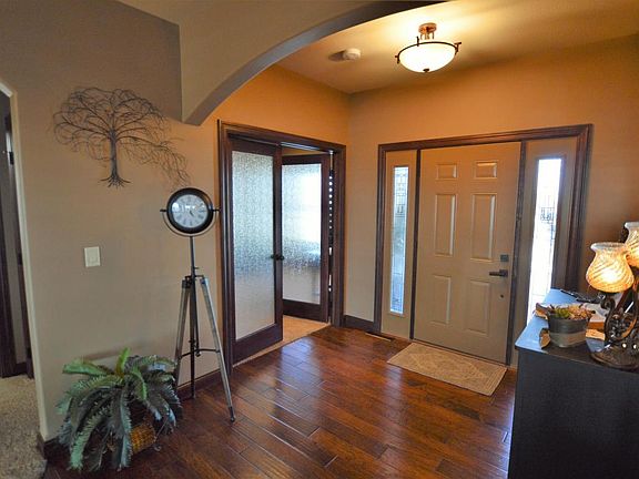 3rd image of 405 W Palmer Cir