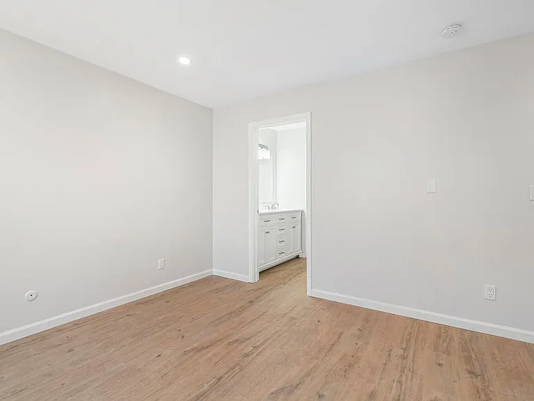 155 Pearl St #308 — Photo 8