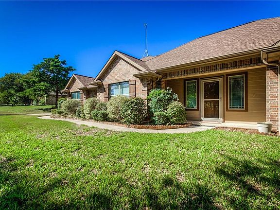 3rd image of 145 Miramar Cir
