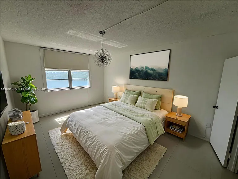 500 Bayview Dr #620 — Photo 21