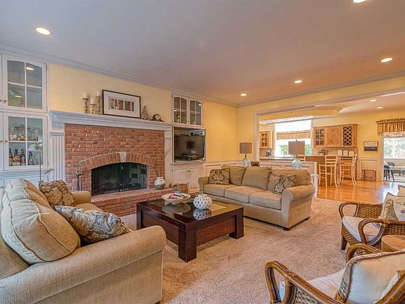 5th image of 5435 Urbana Dr