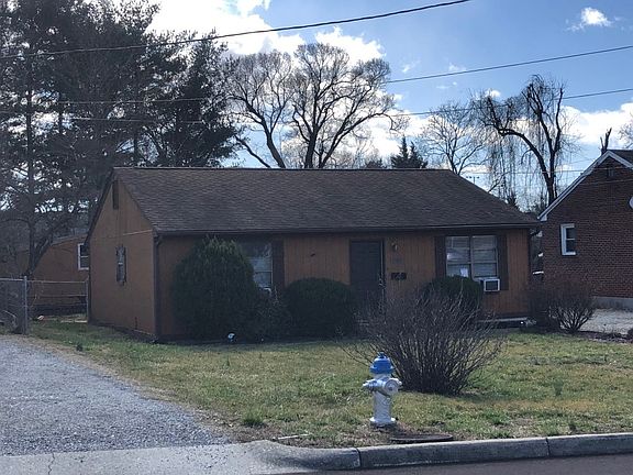 3rd image of 3133 Maplelawn Ave NW