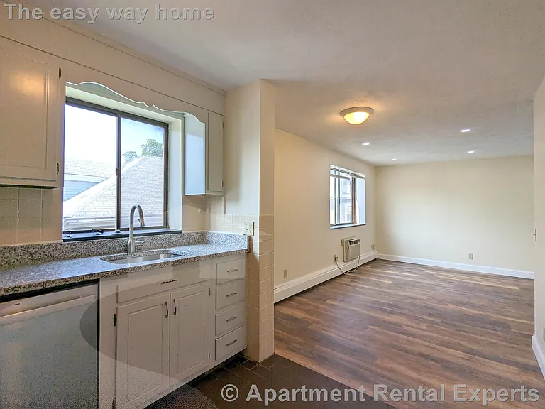 86 Newbury St #2 — Photo 10