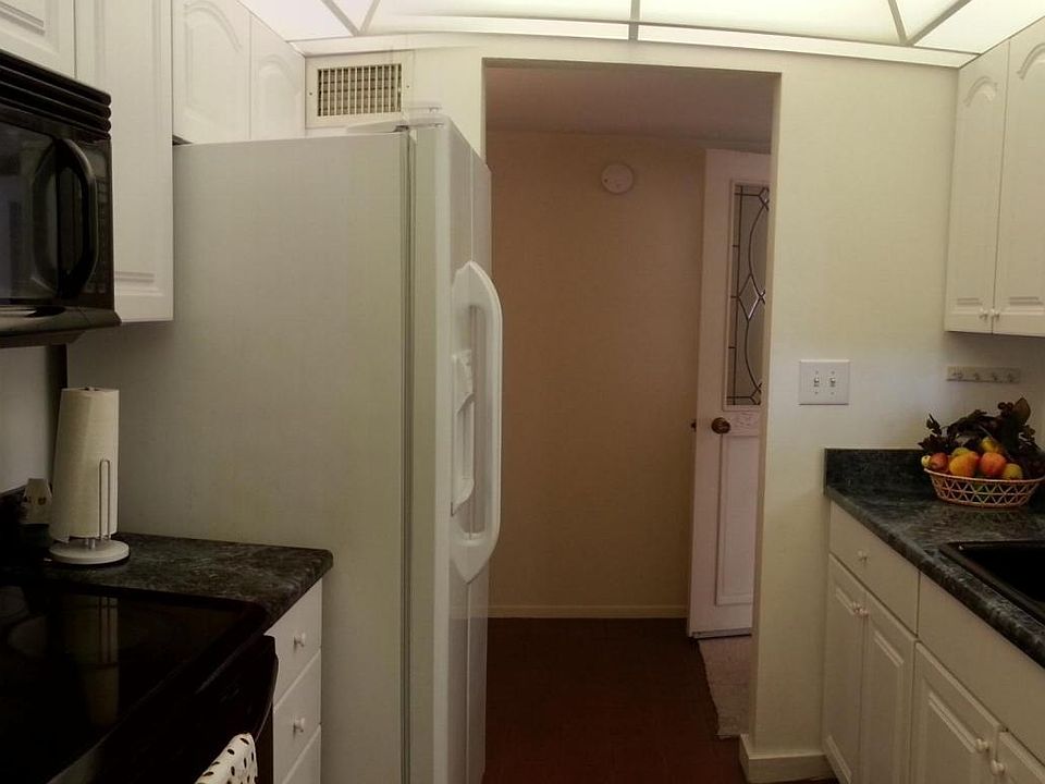 1st image of 9714 W Redwood Dr
