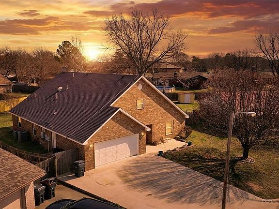 4th image of 1601 N Ward Rd