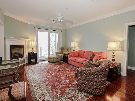 5th image of 160 Daniel Webster Highway #201