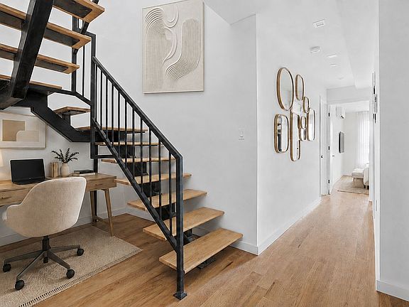 4th image of 131 Madison St #Penthouse
