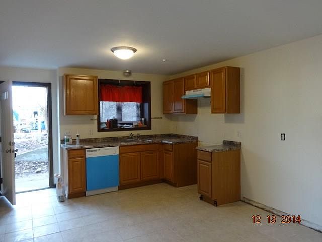 2nd image of 222 Eldridge St APT 1L