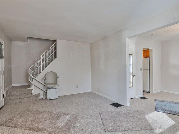 4th image of 3324 Robinet Dr