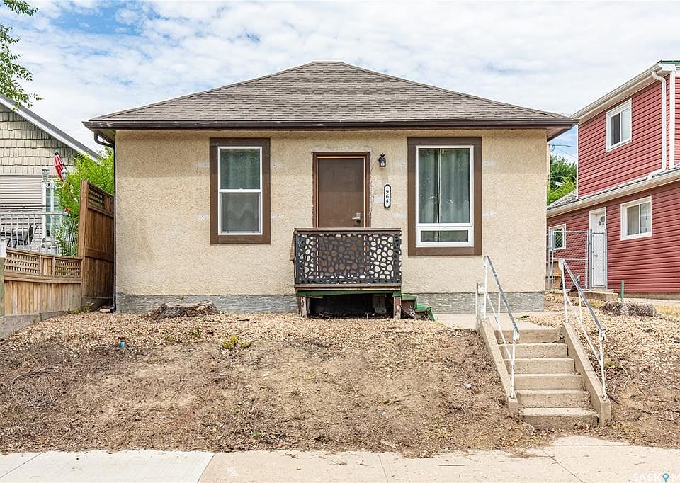 1st image of 964 Athabasca STREET W